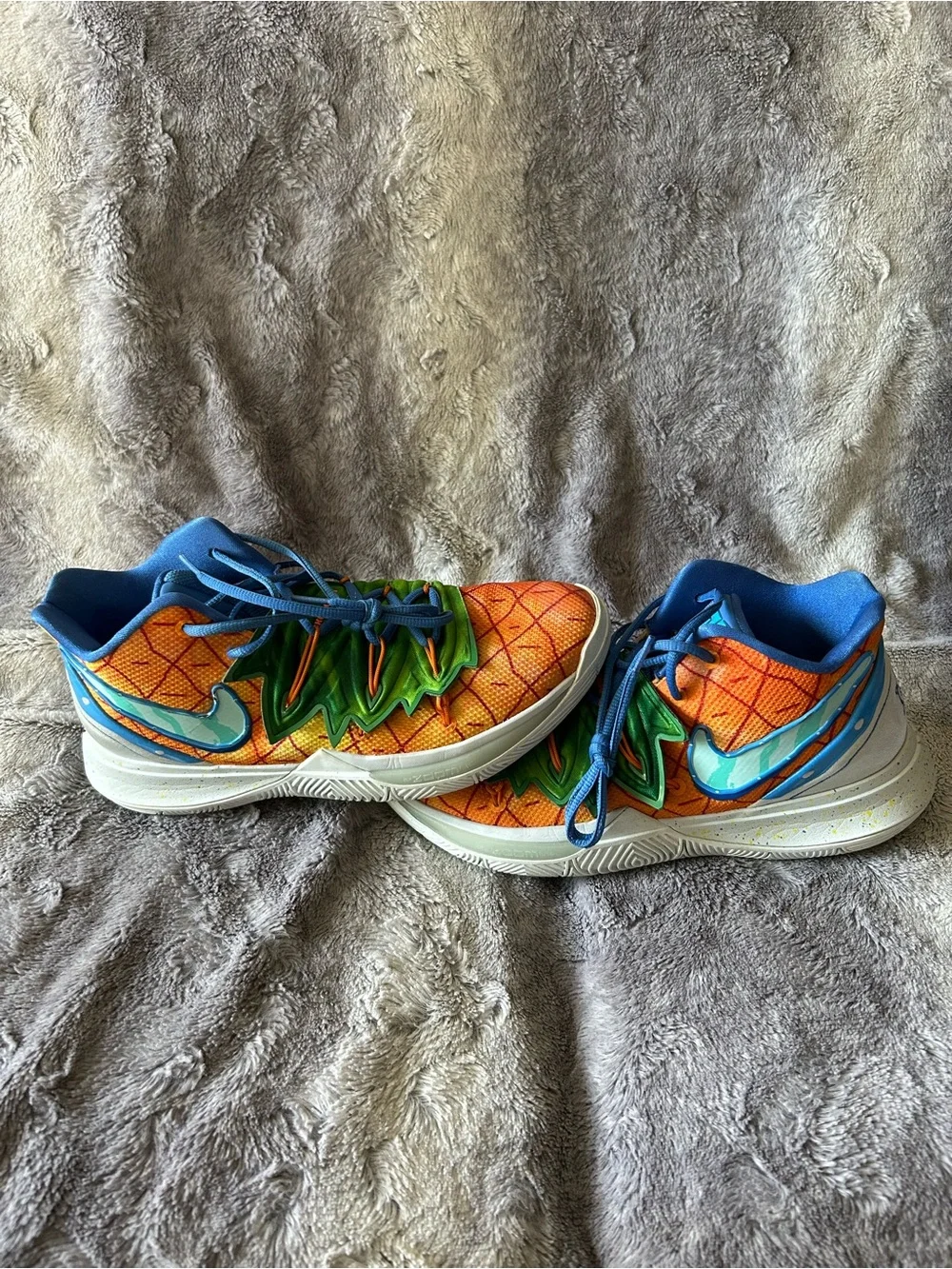 Nike kyrie 5 x SpongeBob SquarePants pineapple house size 10.5 Euc